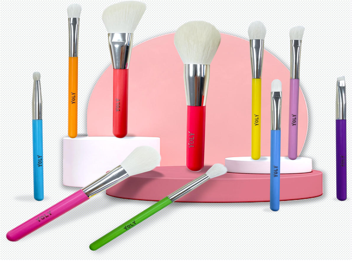 Itinuro sa iyo ni Yoly kung paano pumili ng mga brushes ng makeup