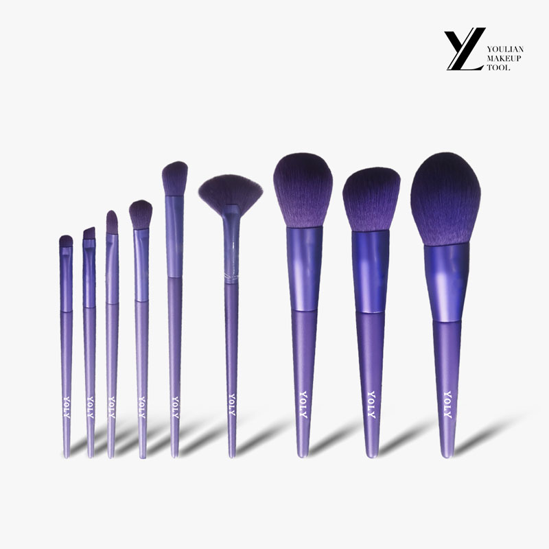 9 lila na brushes ng mukha