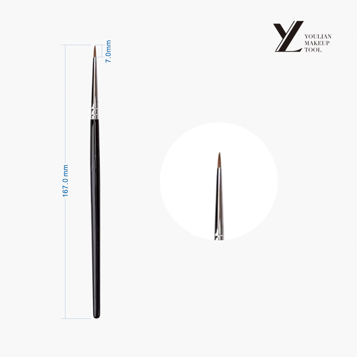 Pinong Eyeliner Brush