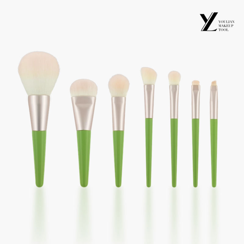 Floral Rhythm makeup brush