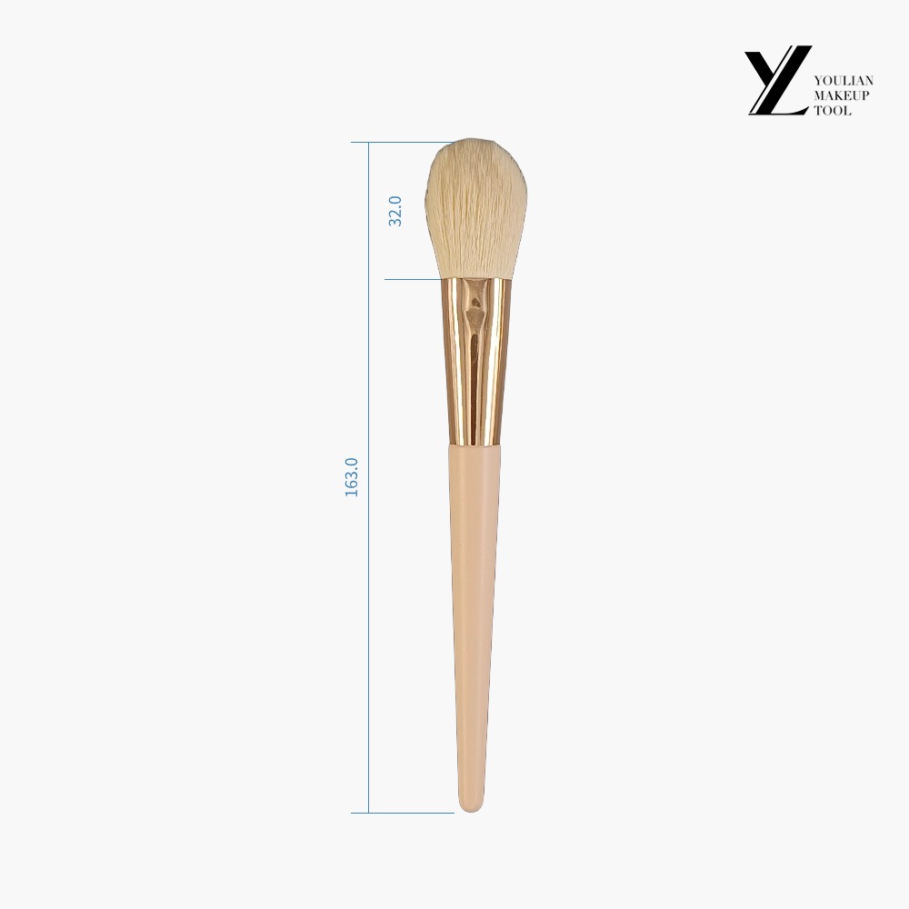 Pale dilaw na pulbos na tabas ng brush ng dila