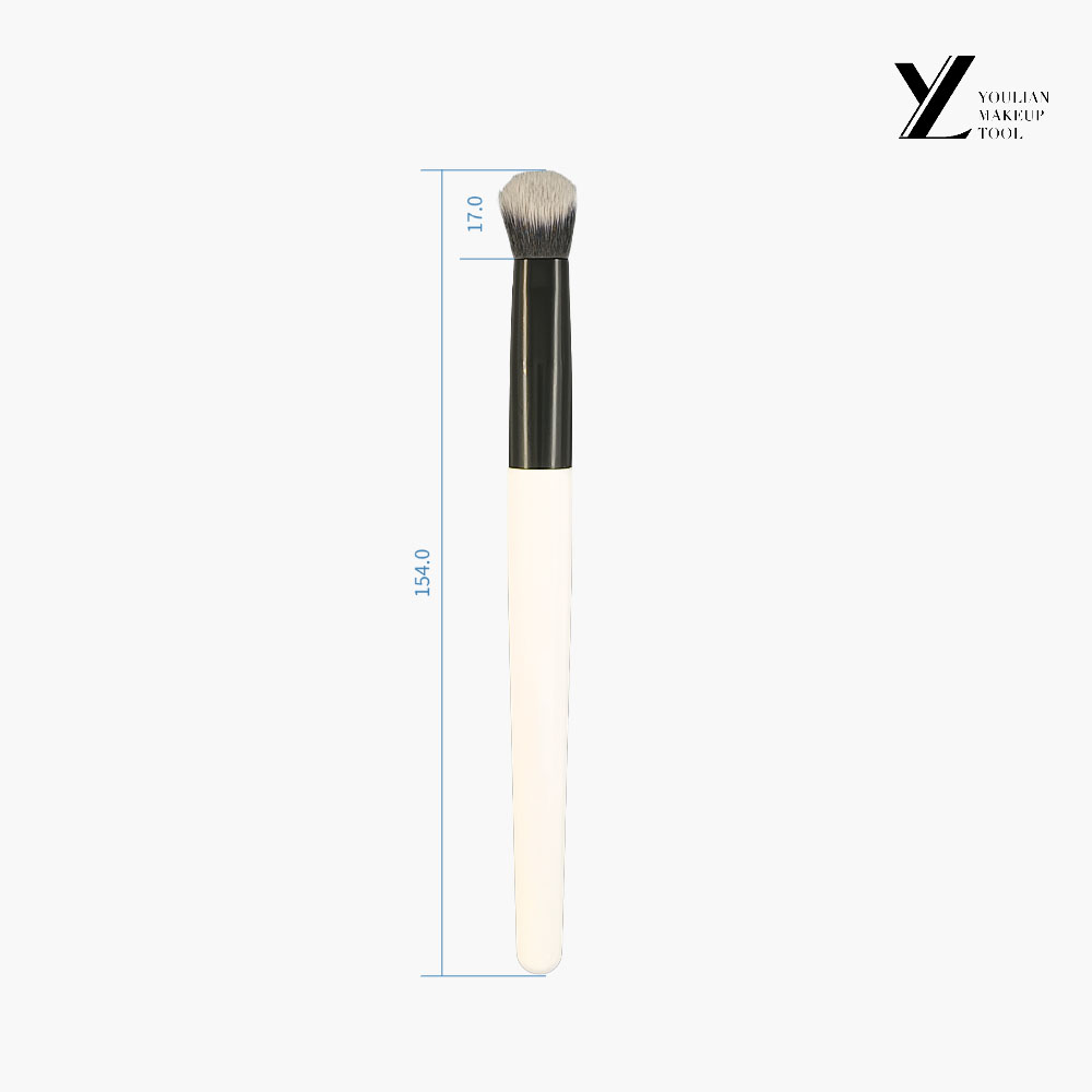 Sloping nose shade brush